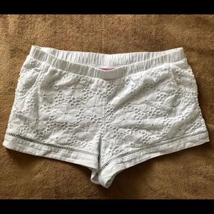 2 for $15⚡️Lily Pulitzer White Lace Elastic Shorts